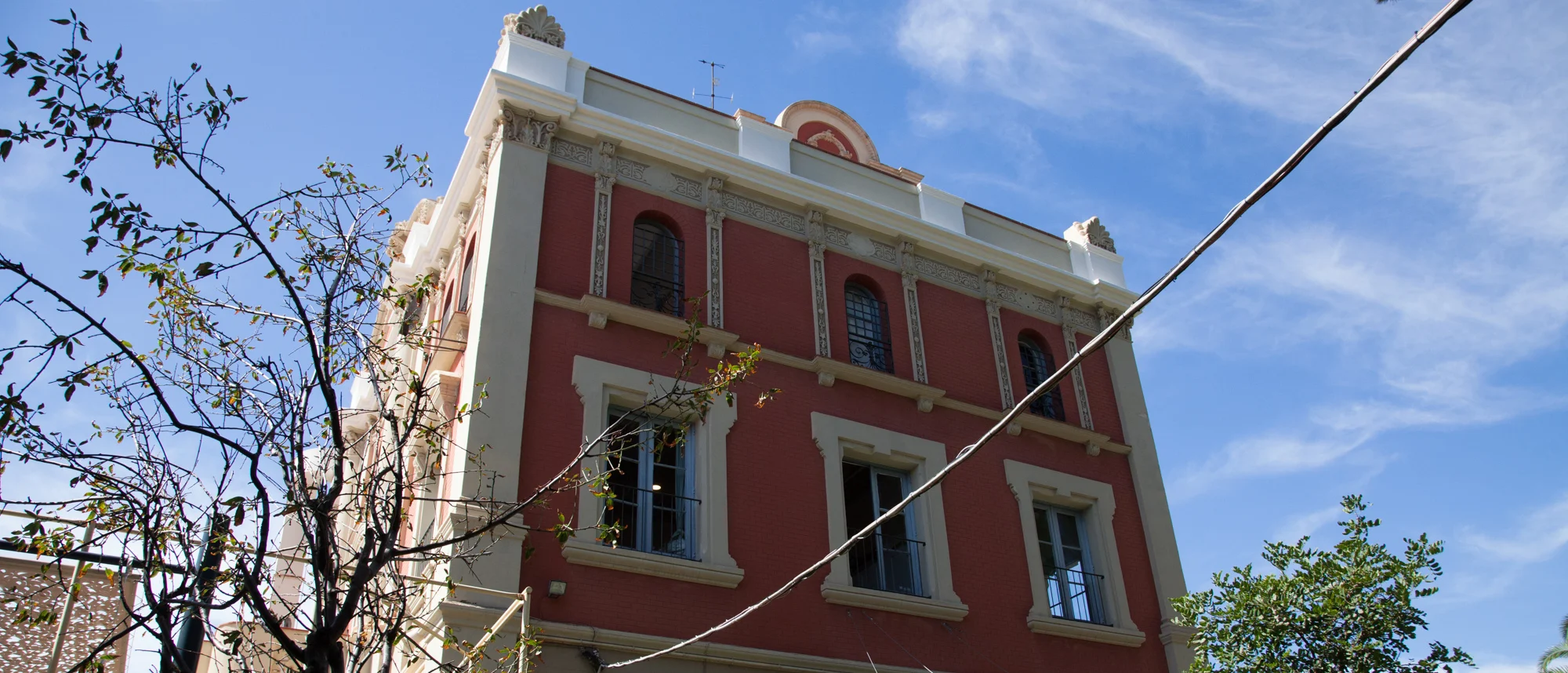 Carrer de l'Esperança 13 Primary campus building at Barcelona Montessori School